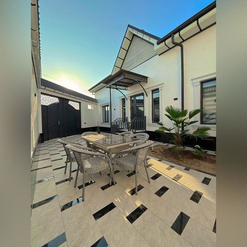 5-room house, 230 m²