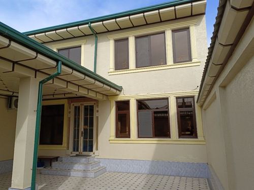 5-room house, 200 m²
