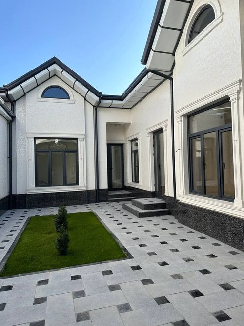 6-room house, 300 m²