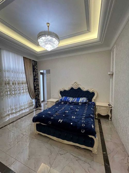 6-room house, 300 m²