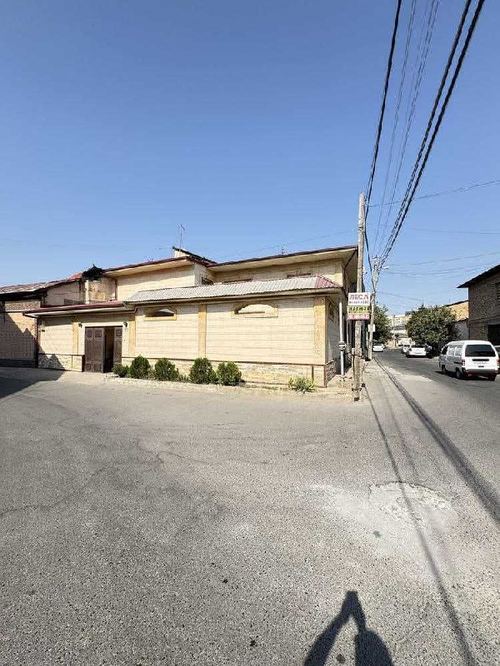 6-room house, 300 m²