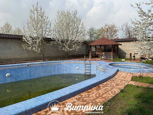 7-комнатный дом, 350 м²