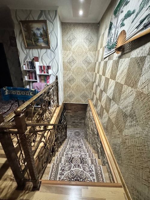 7-комнатный дом, 220 м²