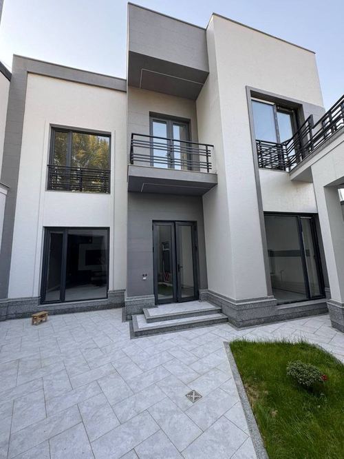 5-room house, 200 m²