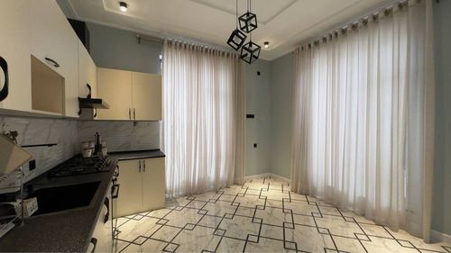 6-room house, 266 m²