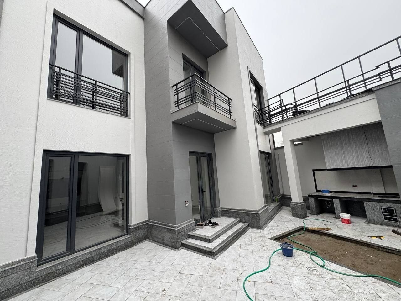 5-комнатный дом, 250 м², Ташкент, Мирзо-Улугбекский район, на продажу