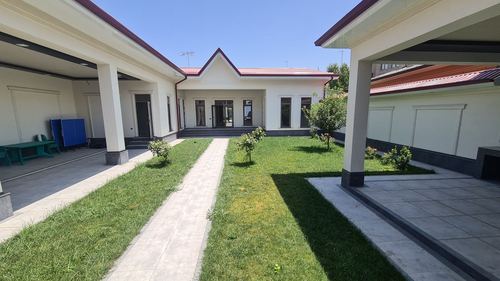 6-комнатный дом, 700 м²