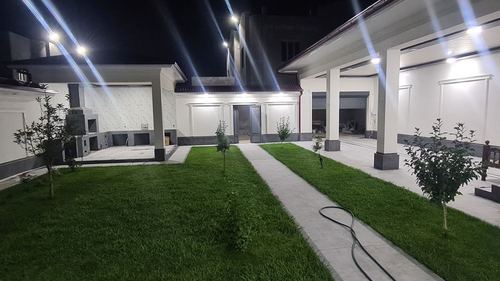 6-комнатный дом, 700 м²