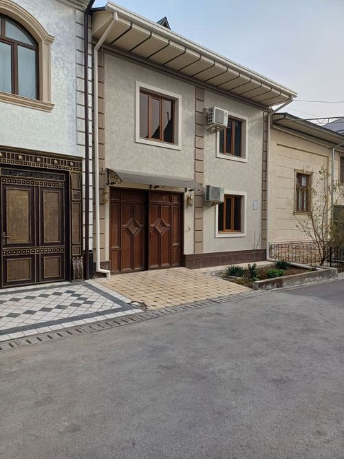 7-room house, 2.4 m²