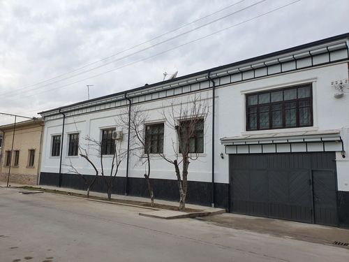 9-xonali uy, 7600 m²