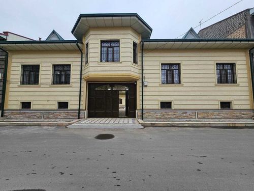 9-xonali uy, 300 m²