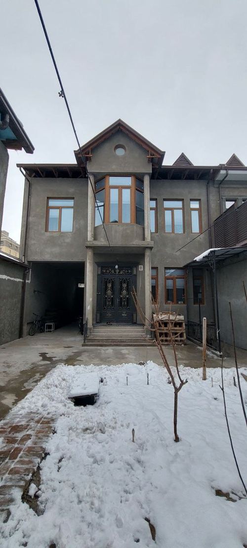 5-xonali uy, 230 m²
