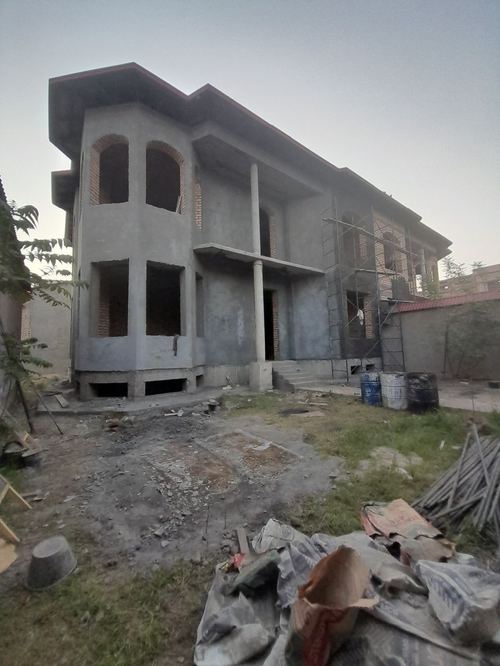 8-xonali uy, 1000 m²