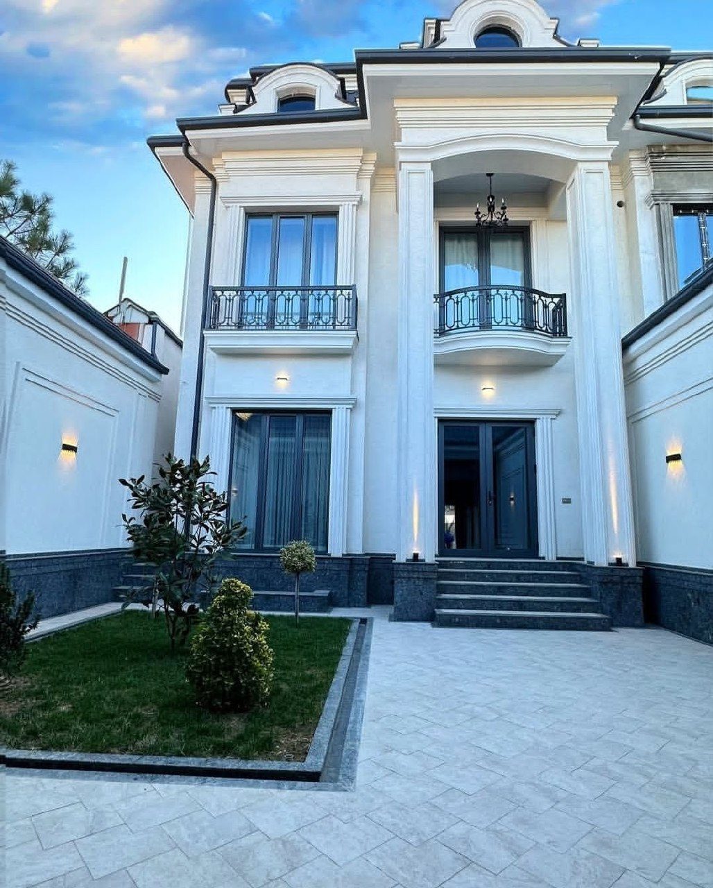 7-комнатный дом, 300 м², Ташкент, Чиланзарский район, на продажу