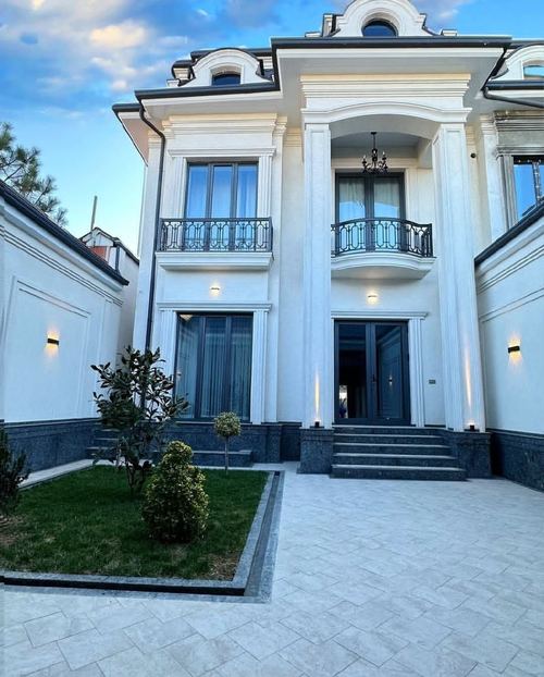 7-комнатный дом, 300 м²
