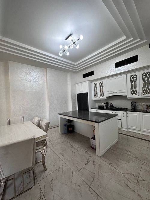 6-комнатный дом, 587 м²