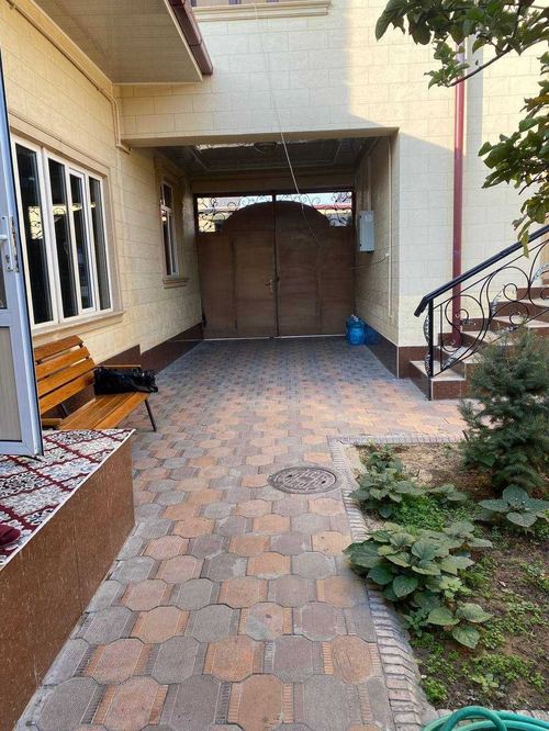 7-комнатный коттедж, 300 м²