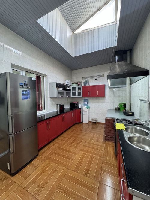 9-комнатный дом, 500 м²