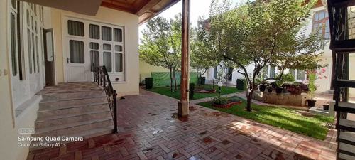 7-комнатный дом, 410 м²
