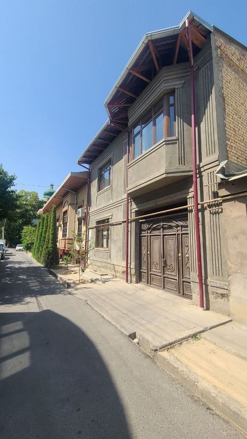 8-room house, 3 m²