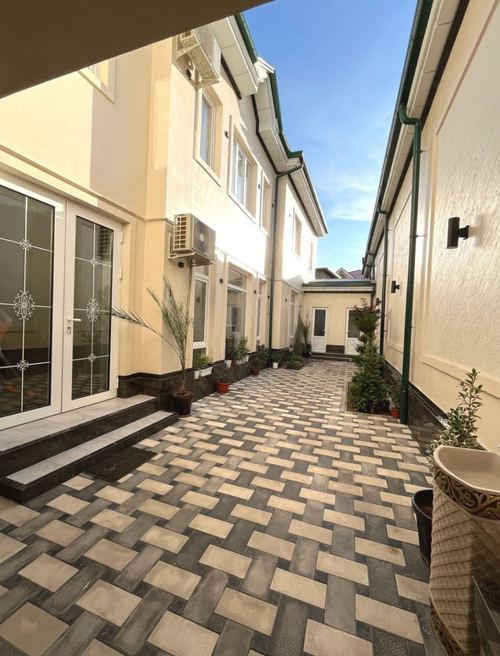 6-room house, 200 m²