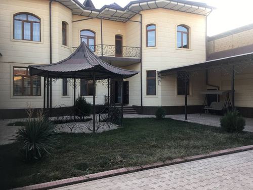 6-room house, 370 m²