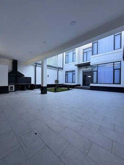 6-room house, 550 m²