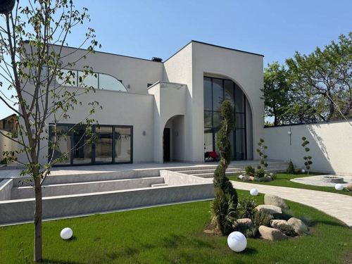 5-комнатный дом, 298 м²