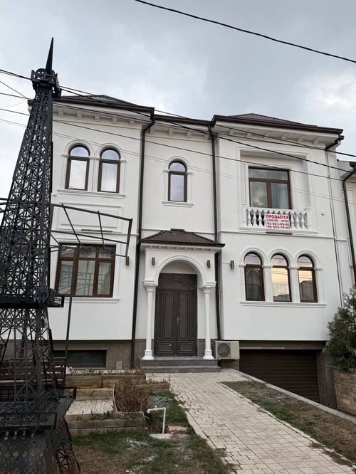 5-комнатный дом, 200 м²