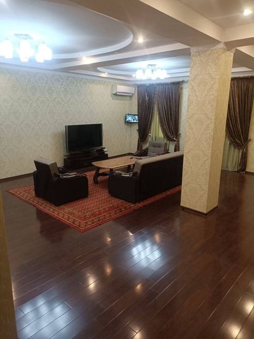 4-комнатный коттедж, 300 м²