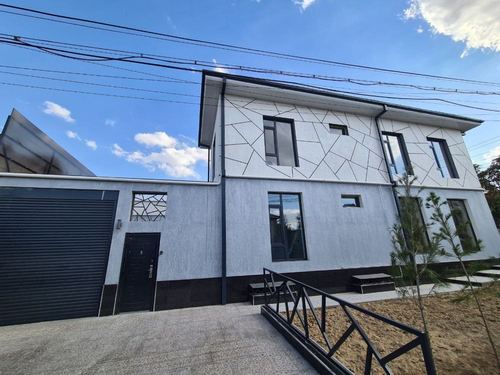 6-room house, 270 m²
