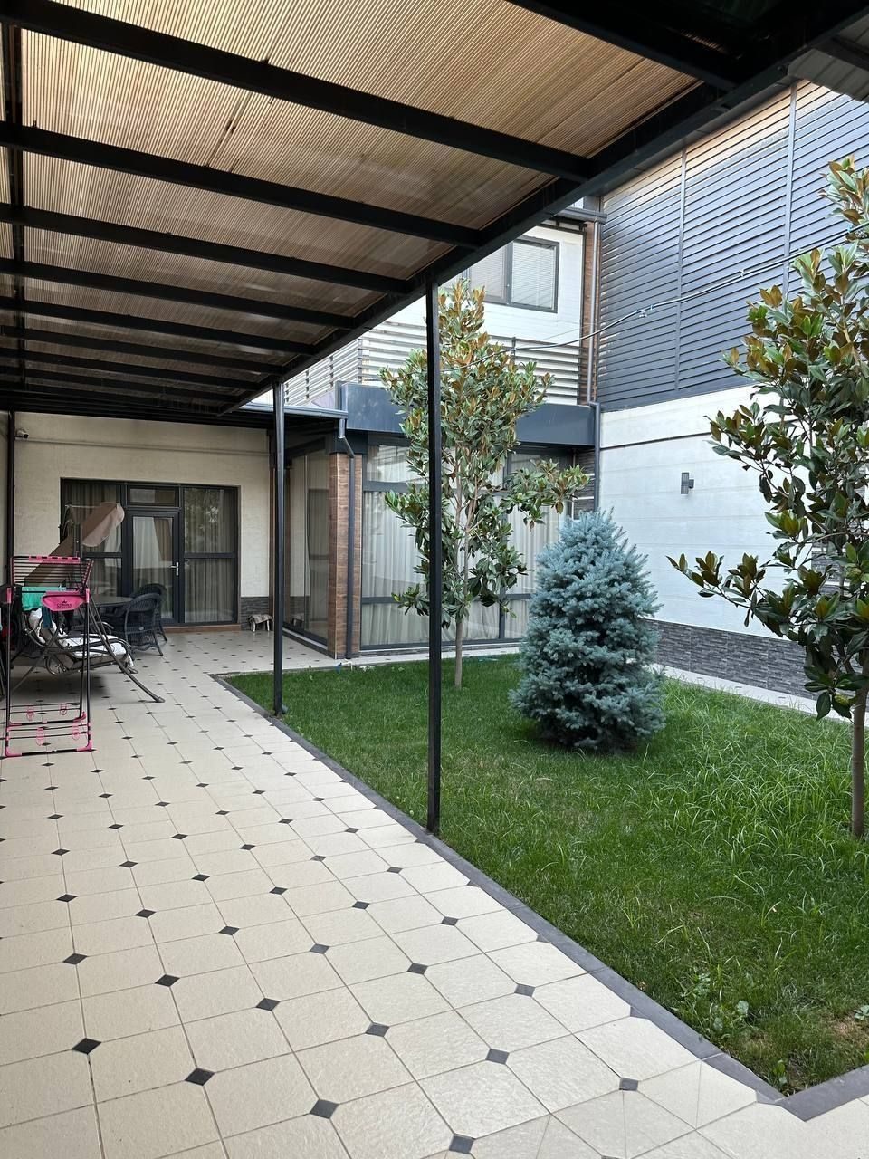 6-комнатный дом, 300 м², Ташкент, Мирзо-Улугбекский район, на продажу