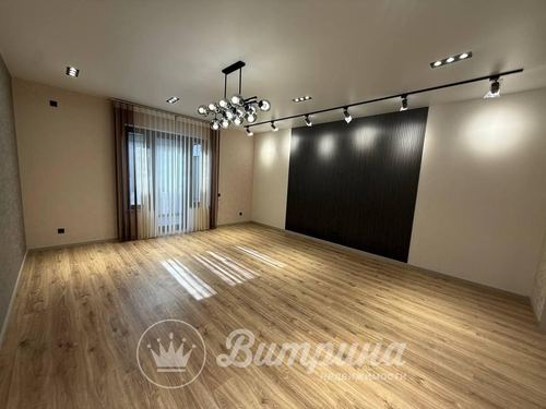 6-комнатный дом, 270 м²