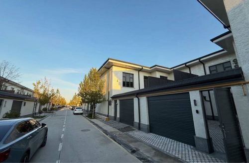 5-комнатный коттедж, 250 м²