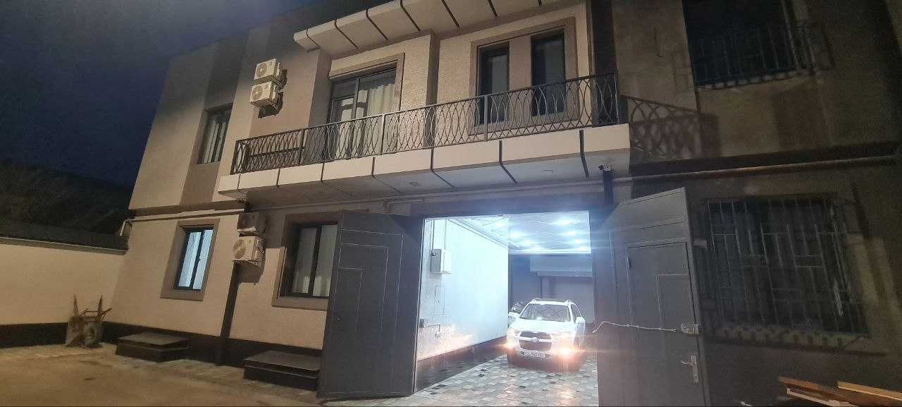5-комнатный дом, 200 м², Ташкент, Мирзо-Улугбекский район, на продажу
