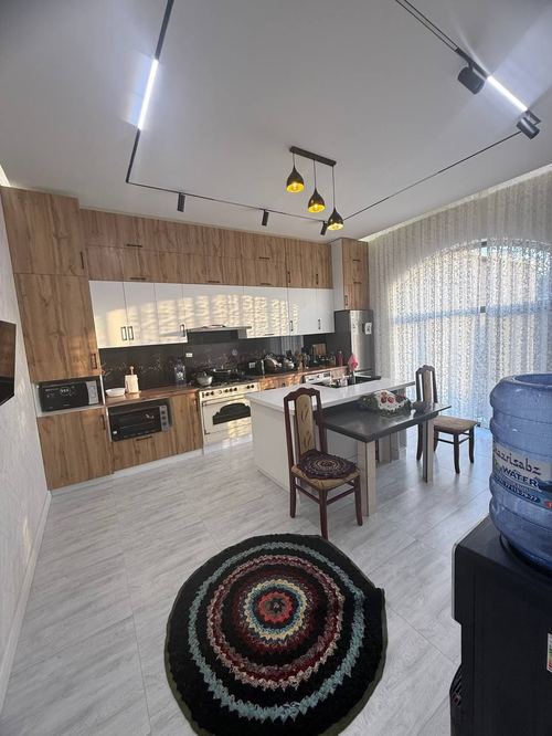 5-room house, 220 m²