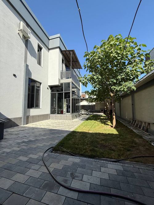 6-room house, 350 m²