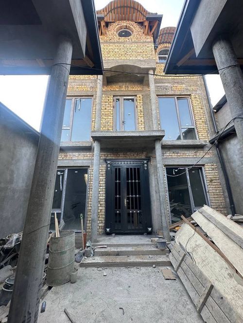 7-комнатный дом, 250 м²