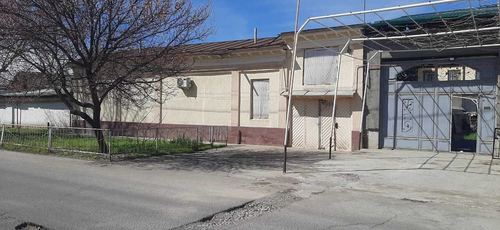 16-room house, 800 m²