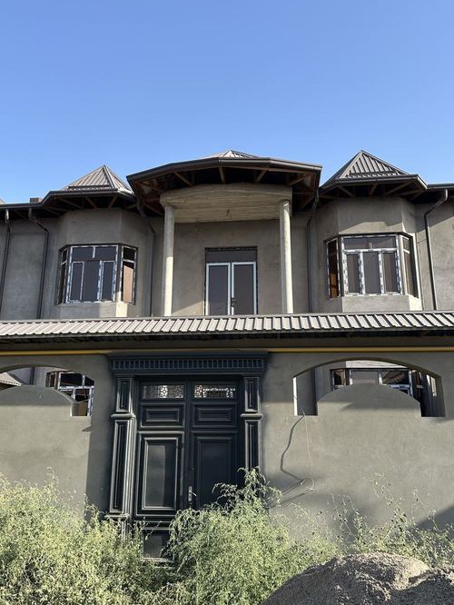 8-xonali uy, 550 m²