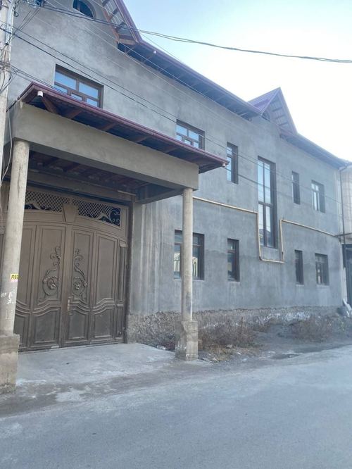 8-room house part, 400 m²