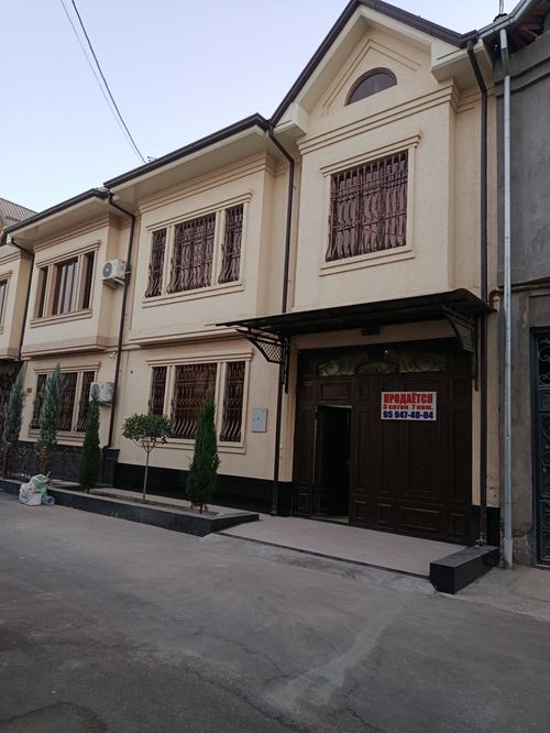 8-xonali uy, 250 m²