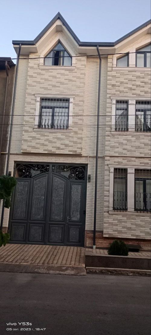 9-комнатный дом, 3 м²