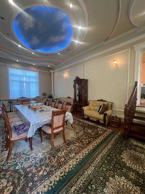 7-комнатный дом, 400 м²