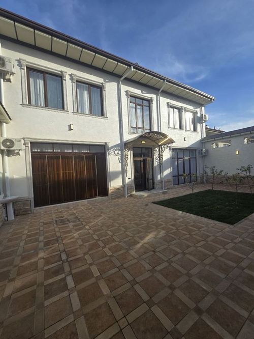 9-комнатный дом, 400 м²