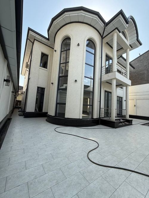 7-комнатный дом, 600 м²