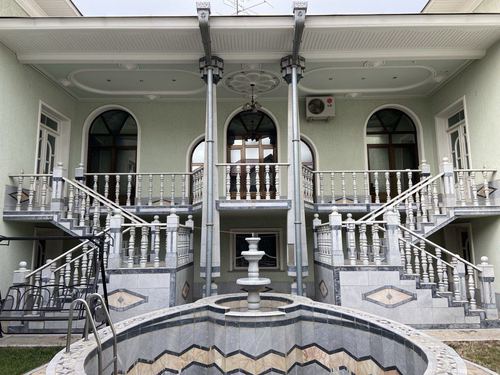 8-комнатный дом, 400 м²
