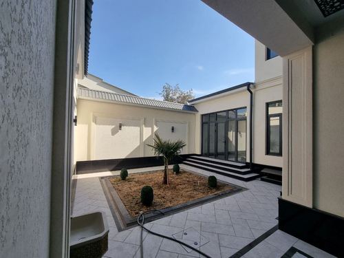 6-комнатный дом, 200 м²