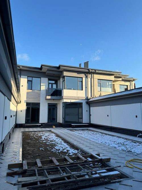 6-комнатный дом, 400 м²