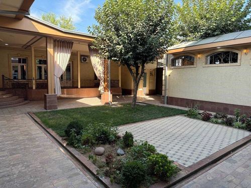 9-room house, 460 m²